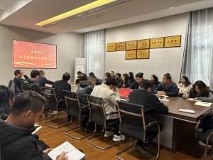 凝心聚力拓市。惫ゼ岽俅舐